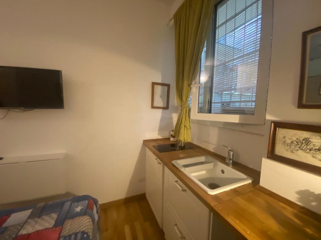 Ferienwohnung Piccolo E Indipendente A Garbatella Rom Exterior foto
